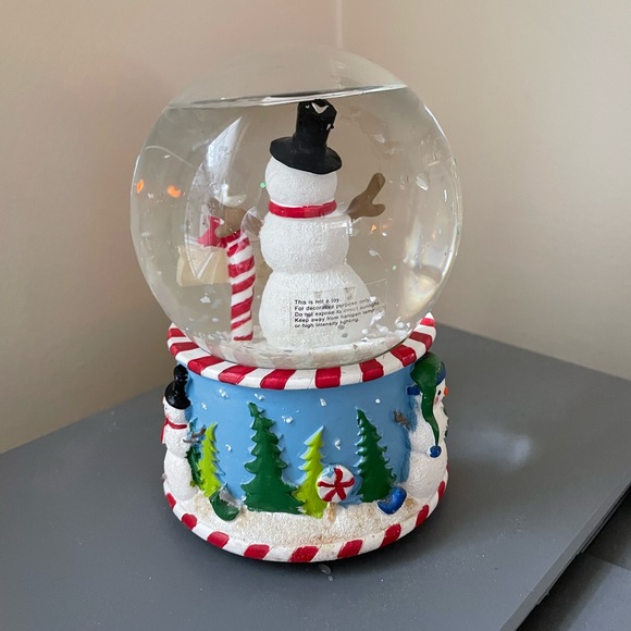 Snowman snow globe - Picture 3 of 3